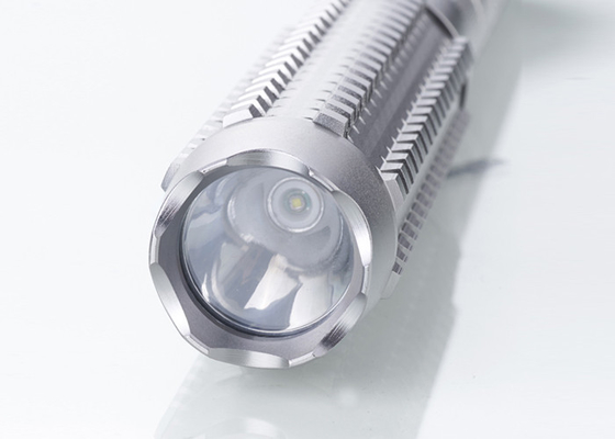 5W skidproof आपात एल्यूमिनियम पुलिस Knurling सतह के साथ मशाल एलईडी